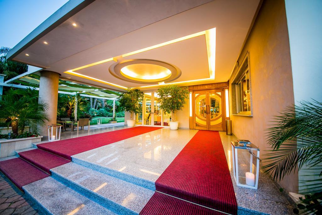 Hotel Ares Pontinia Buitenkant foto
