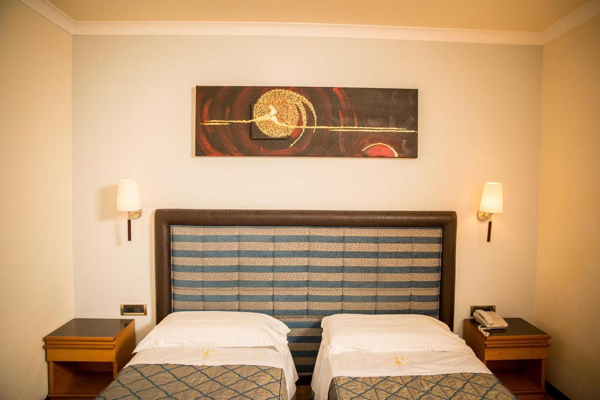 Hotel Ares Pontinia Kamer foto